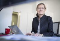 Nadine CERF-BENSUSSAN à son bureau