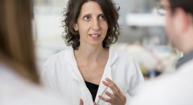 Annarita Miccio dans son laboratoire