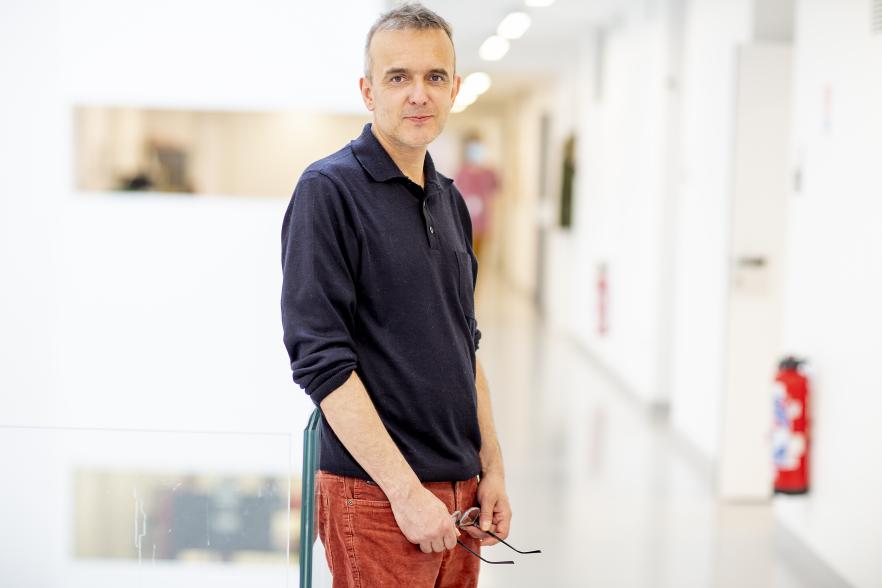 Sylvain Latour, directeur du laboratoire Activation lymphocytaire et susceptibilité au virus d’Epstein-Barr 